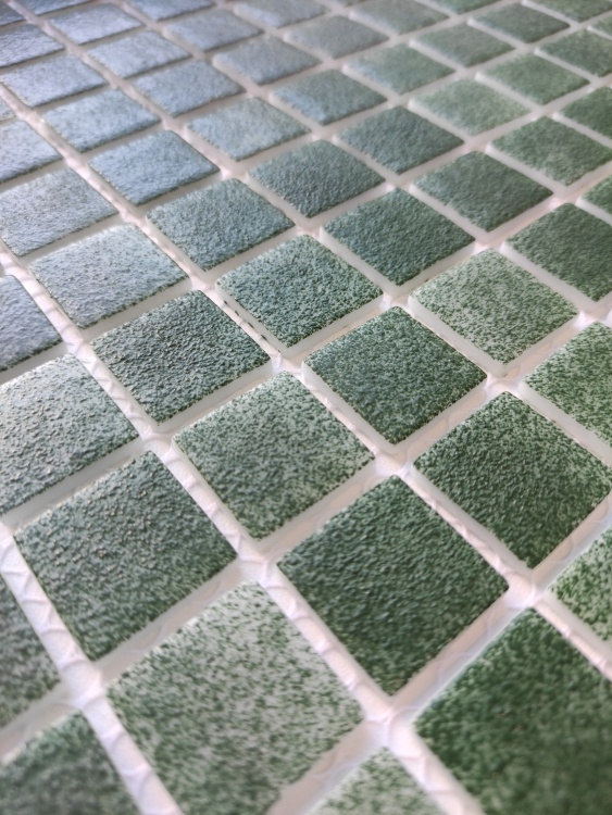 Мозаїка зі скла AquaMo PW25213 Green 25x25x4 (317x317) мм глянцева на сітці