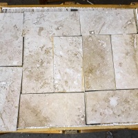 Плитка из травертина Light Filled and Honed 1,2х20,3х40,6 см, бежевая матовая заполненная шлифованная Standart 2-nd ch.