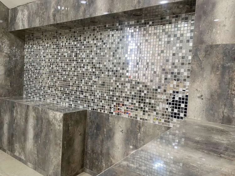 Мозаика зеркальная DecorStoneHub Zs-mix-ZSG серебристо-графитовый микс с сатином 304х304 мм для бара