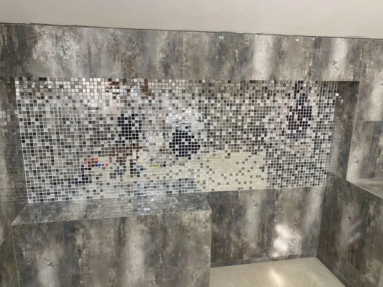 Мозаика зеркальная DecorStoneHub Zs-mix-ZSG серебристо-графитовый микс с сатином 304х304 мм для бара