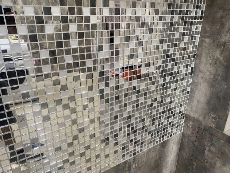 Мозаика зеркальная DecorStoneHub Zs-mix-ZSG серебристо-графитовый микс с сатином 304х304 мм для бара